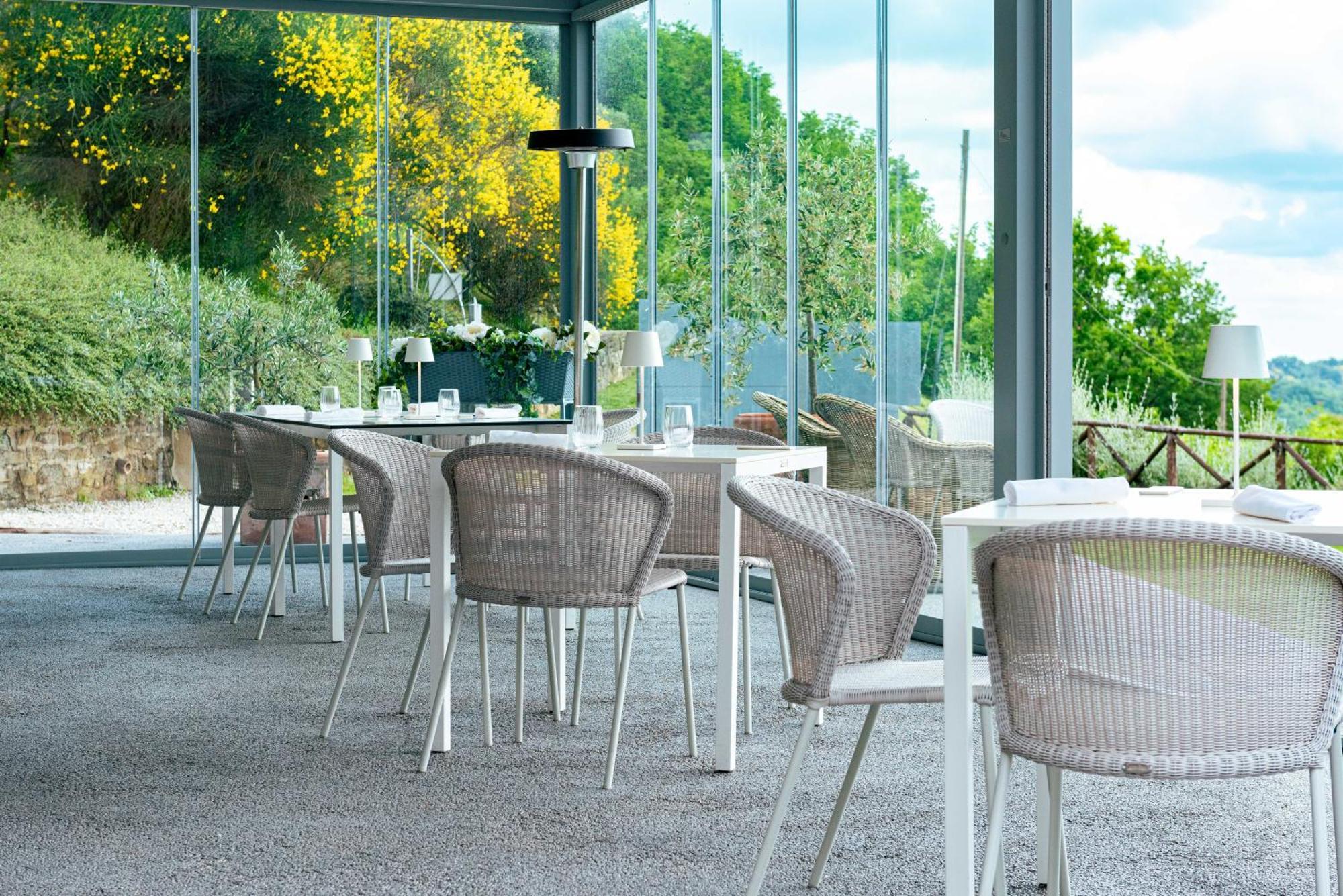 Nikis Resort Gubbio Exterior photo